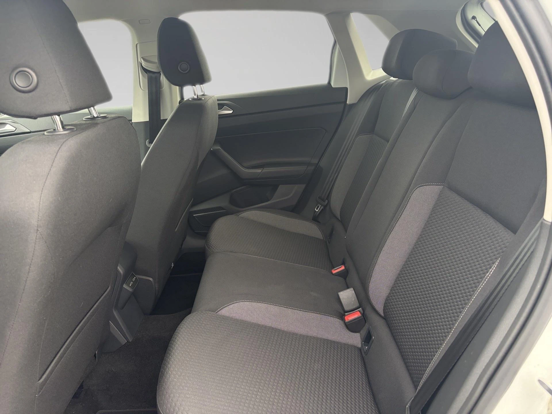 Volkswagen-Polo-image-13