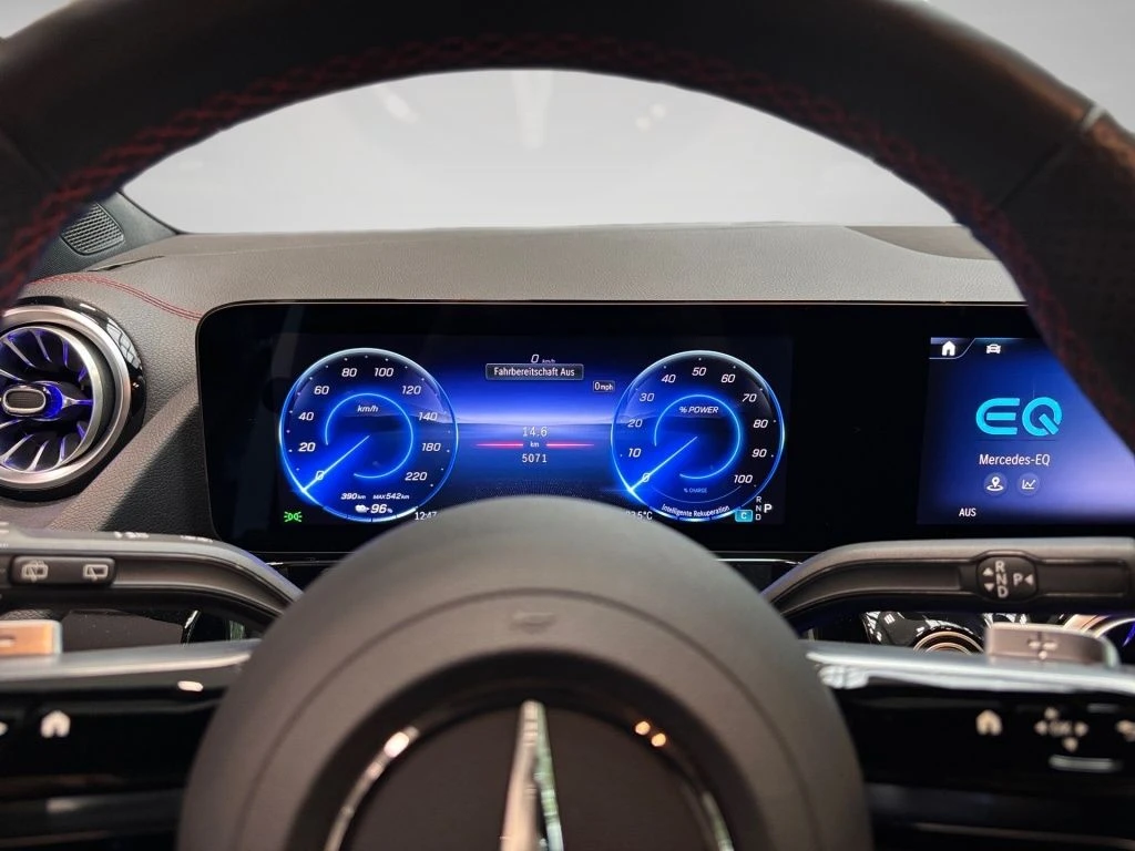 Mercedes-Benz-EQA 250+-image-6