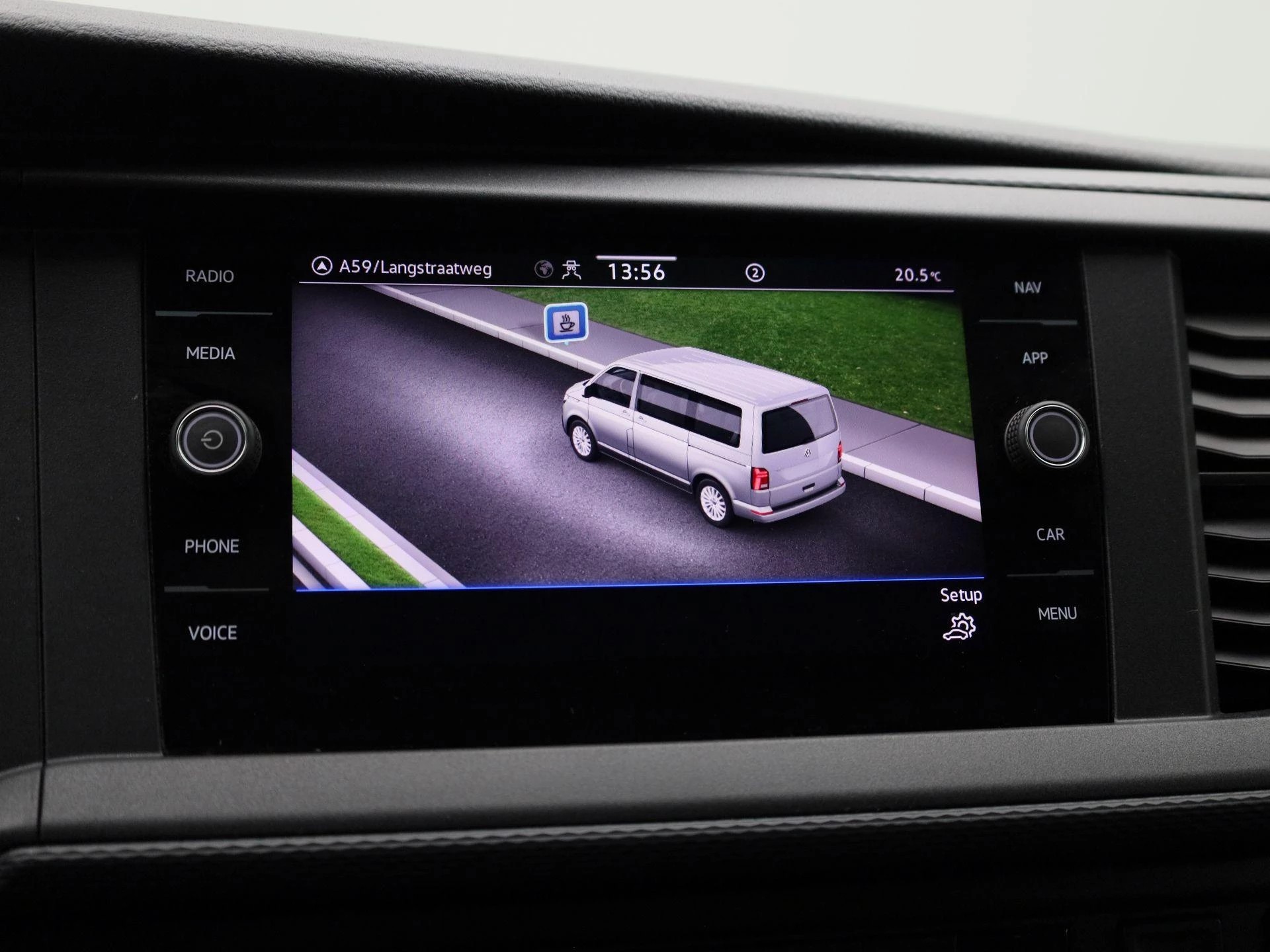 Volkswagen-Transporter-image-28