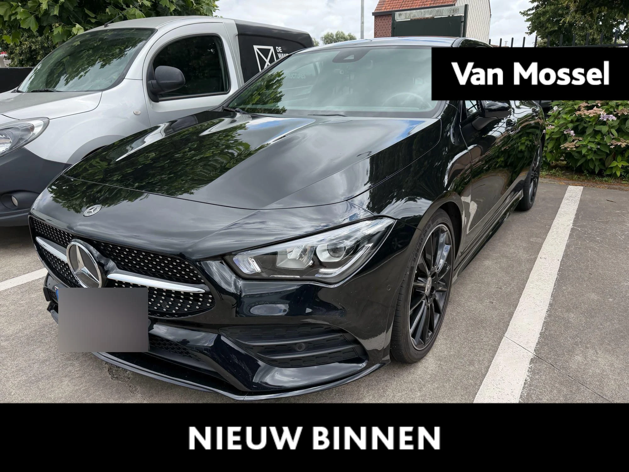 Mercedes-Benz-CLA-image-0