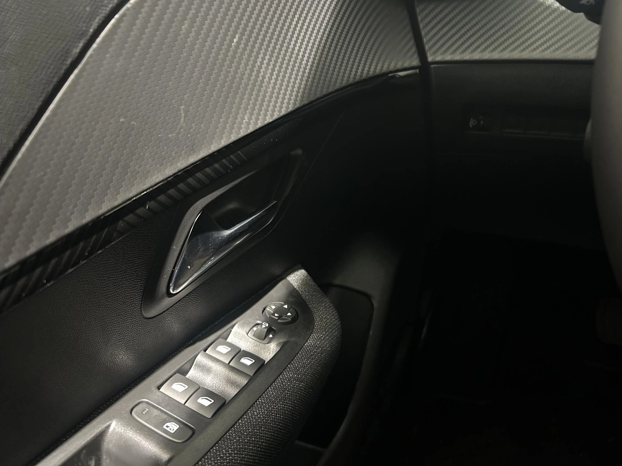 Peugeot-208-image-11