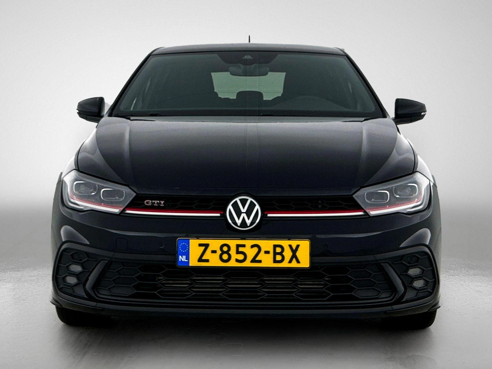 Volkswagen-Polo-image-4