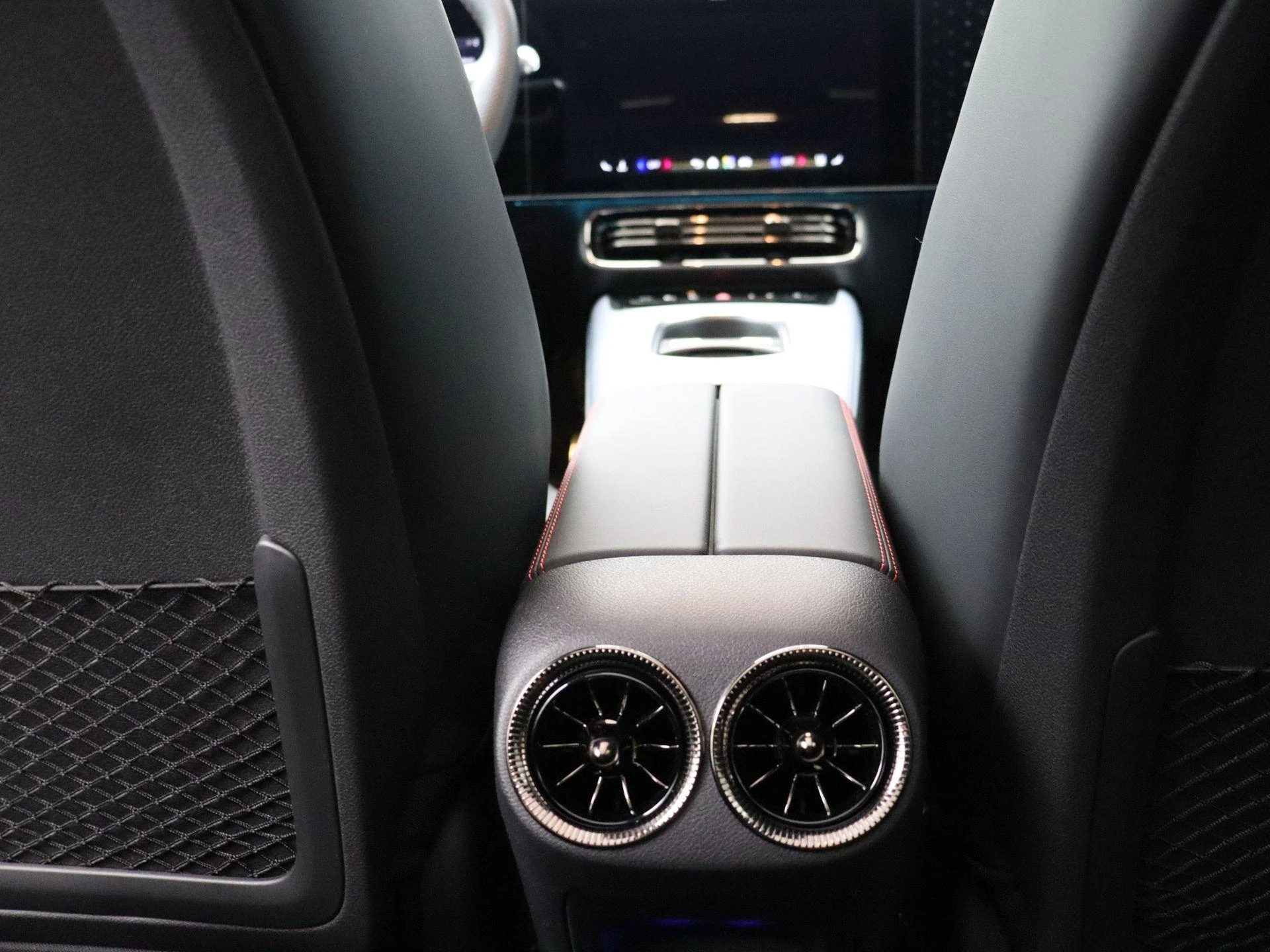 Mercedes-Benz-CLA-image-21