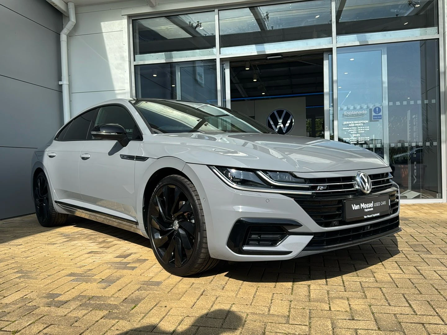 Volkswagen-Arteon-image-17