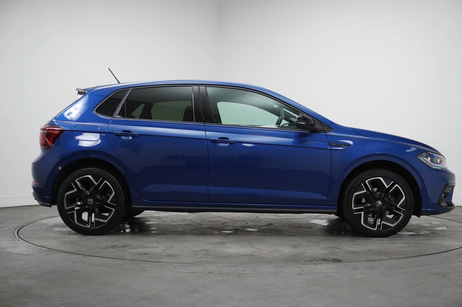 Volkswagen-Polo-image-3