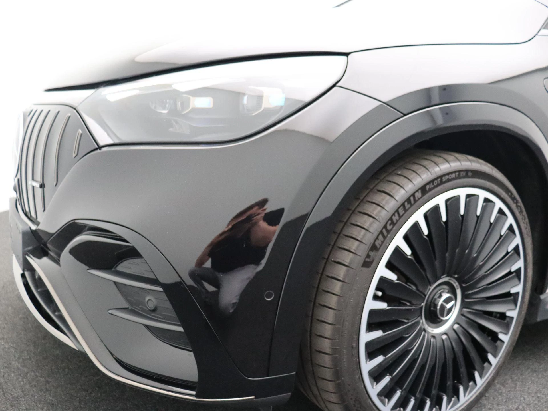 Mercedes-Benz-EQE-image-17