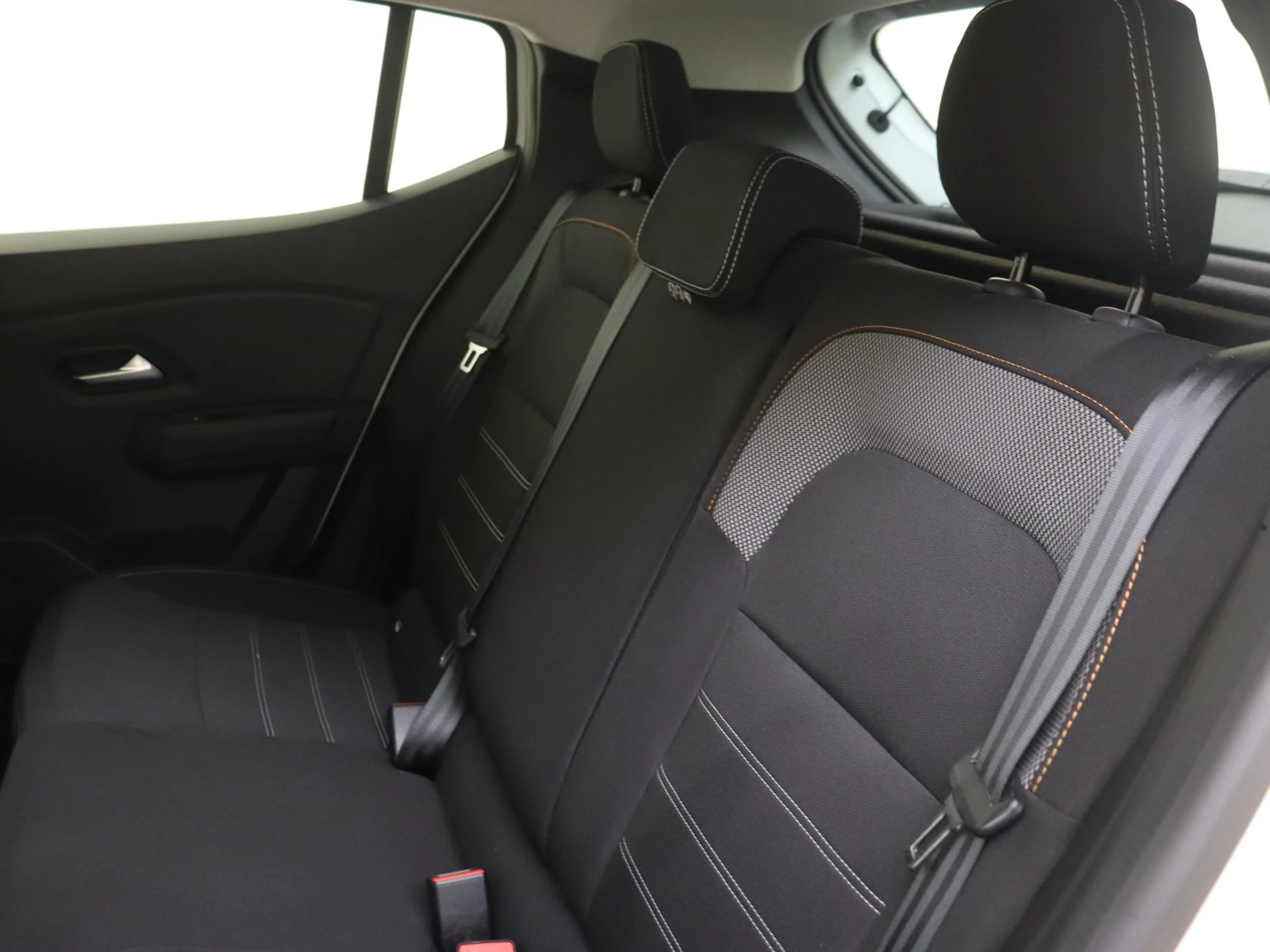 Dacia-Sandero Stepway-image-16