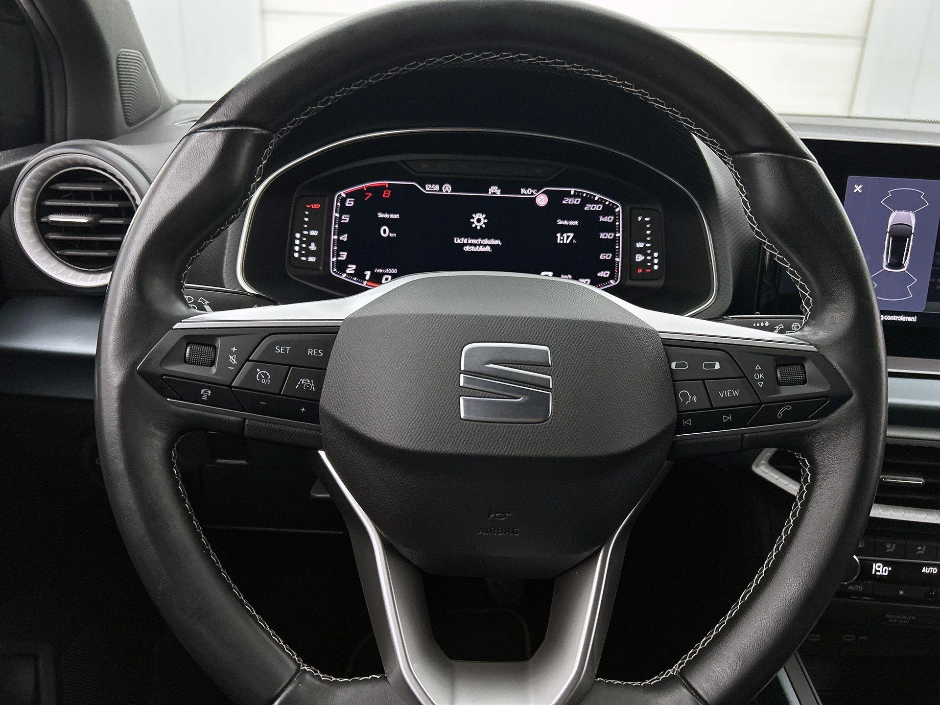 SEAT-Arona-image-32