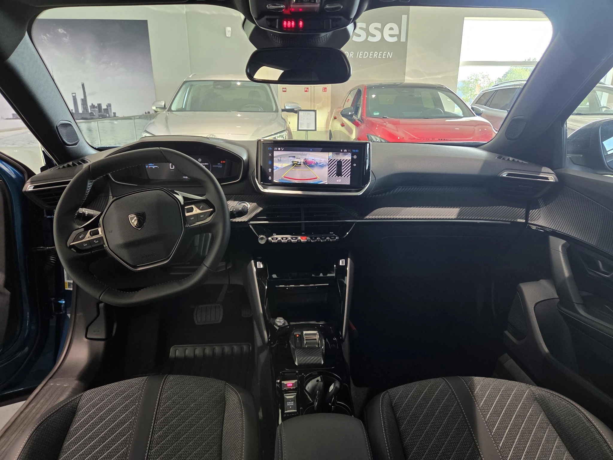 Peugeot 2008 1.2 Hybrid 136 Allure