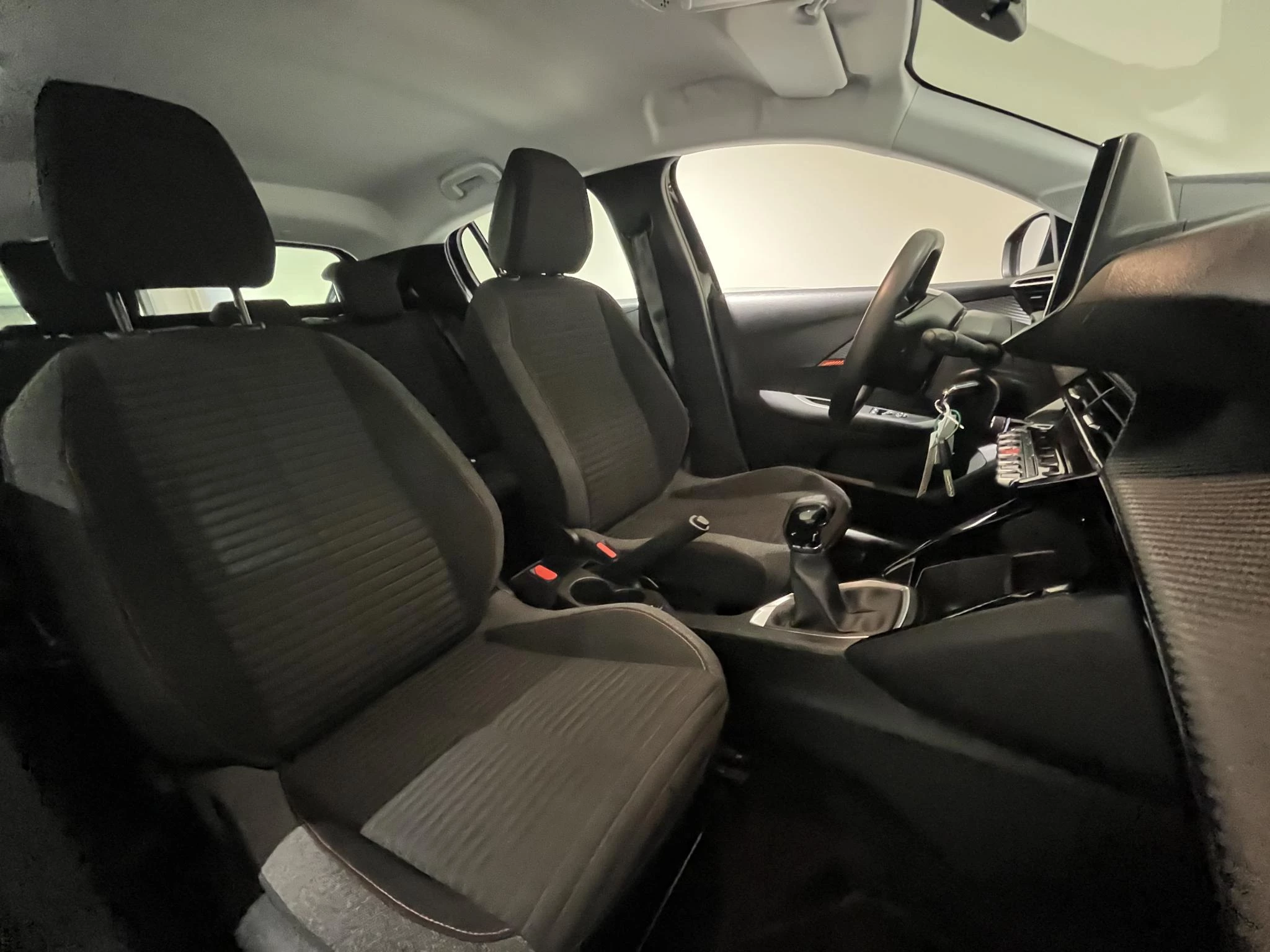 Peugeot-208-image-16