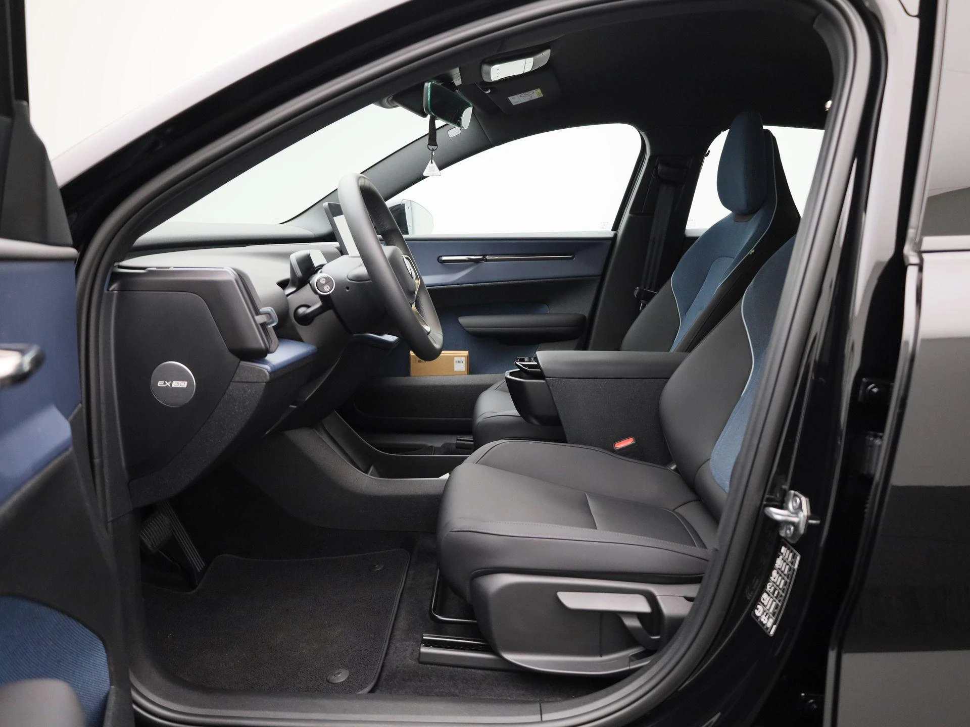 Volvo EX30 Single Motor Extended Range Core