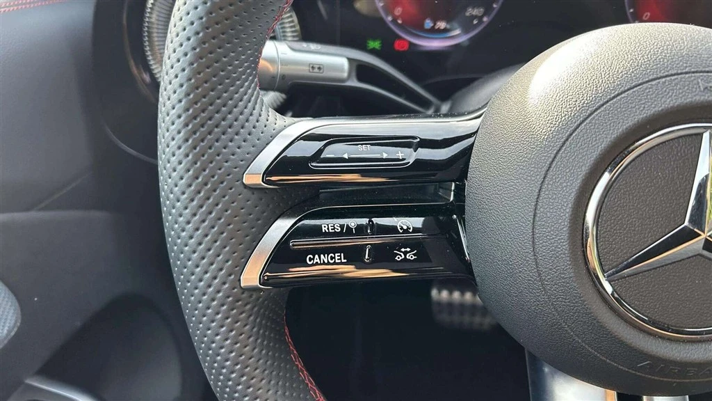 Mercedes-Benz-CLA-image-13