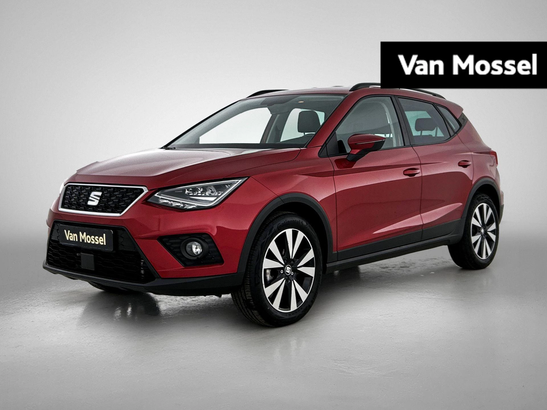 SEAT-Arona-image-0