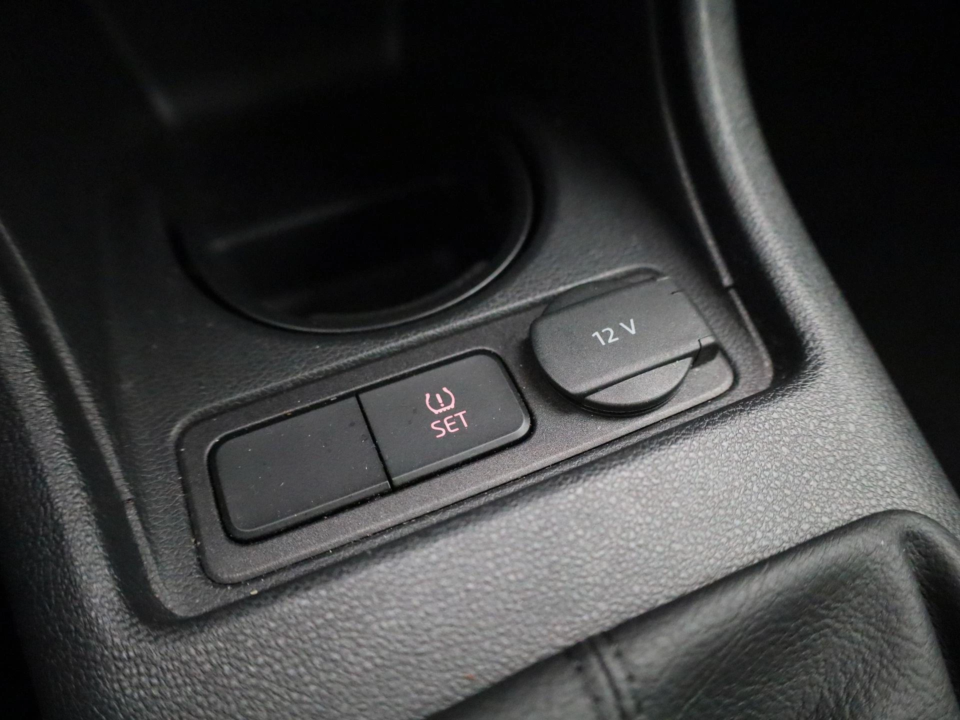 Volkswagen-up!-image-21