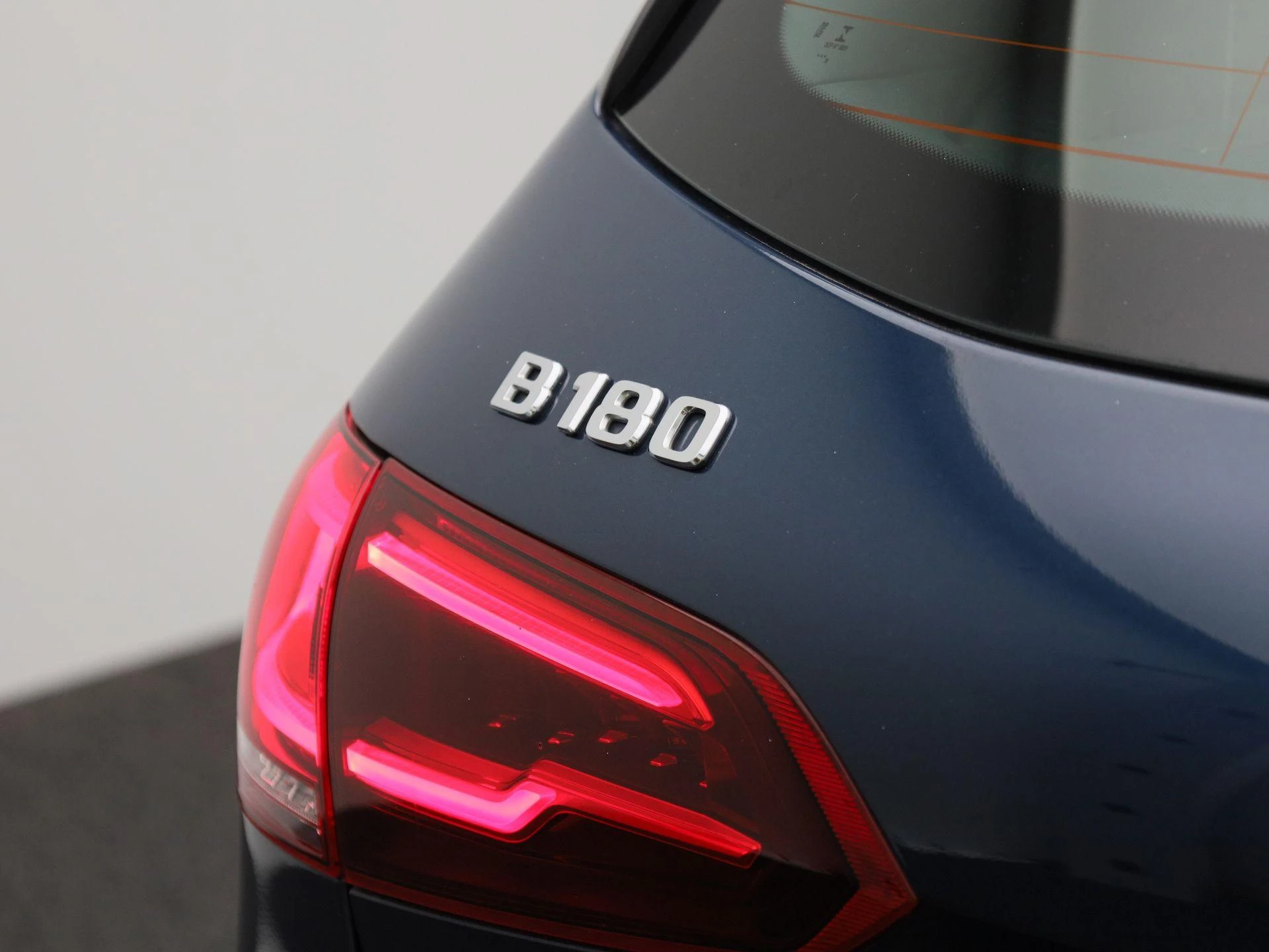 Mercedes-Benz B-Klasse 180 Business Solution AMG