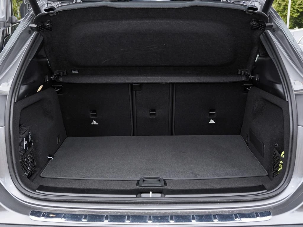 Mercedes-Benz-GLA 200 d-image-15