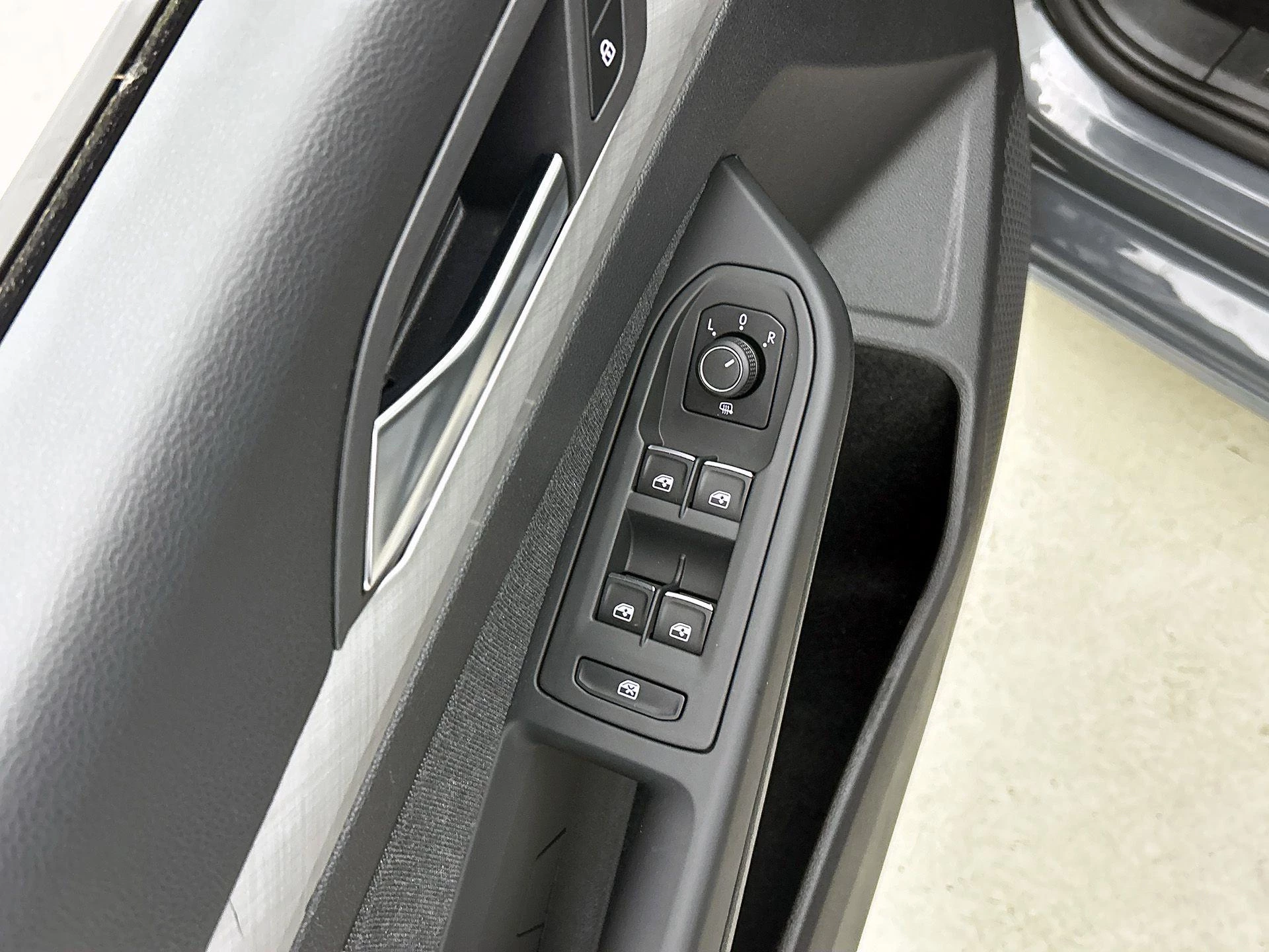 Volkswagen-Golf-image-27