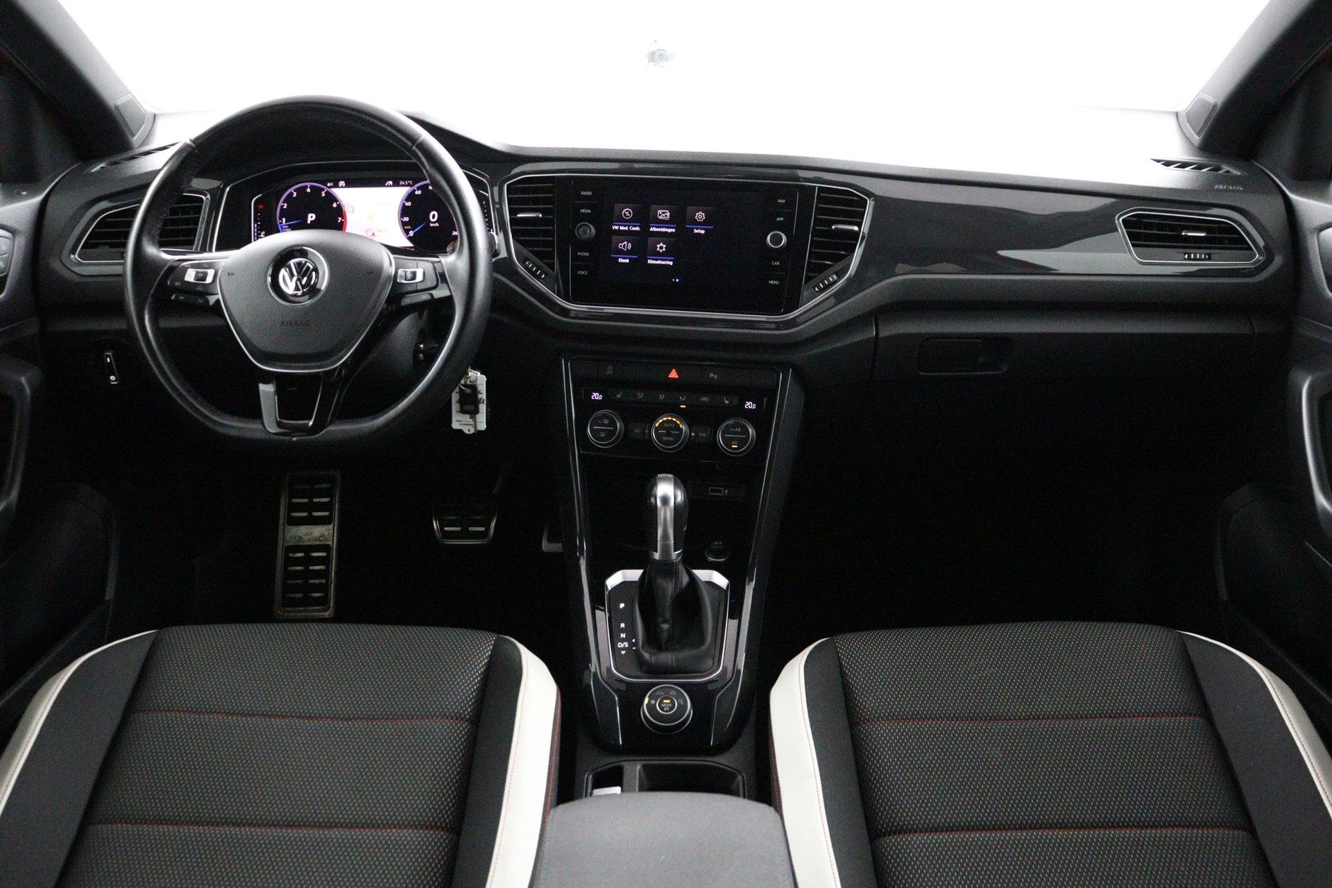 Volkswagen-T-Roc-image-4