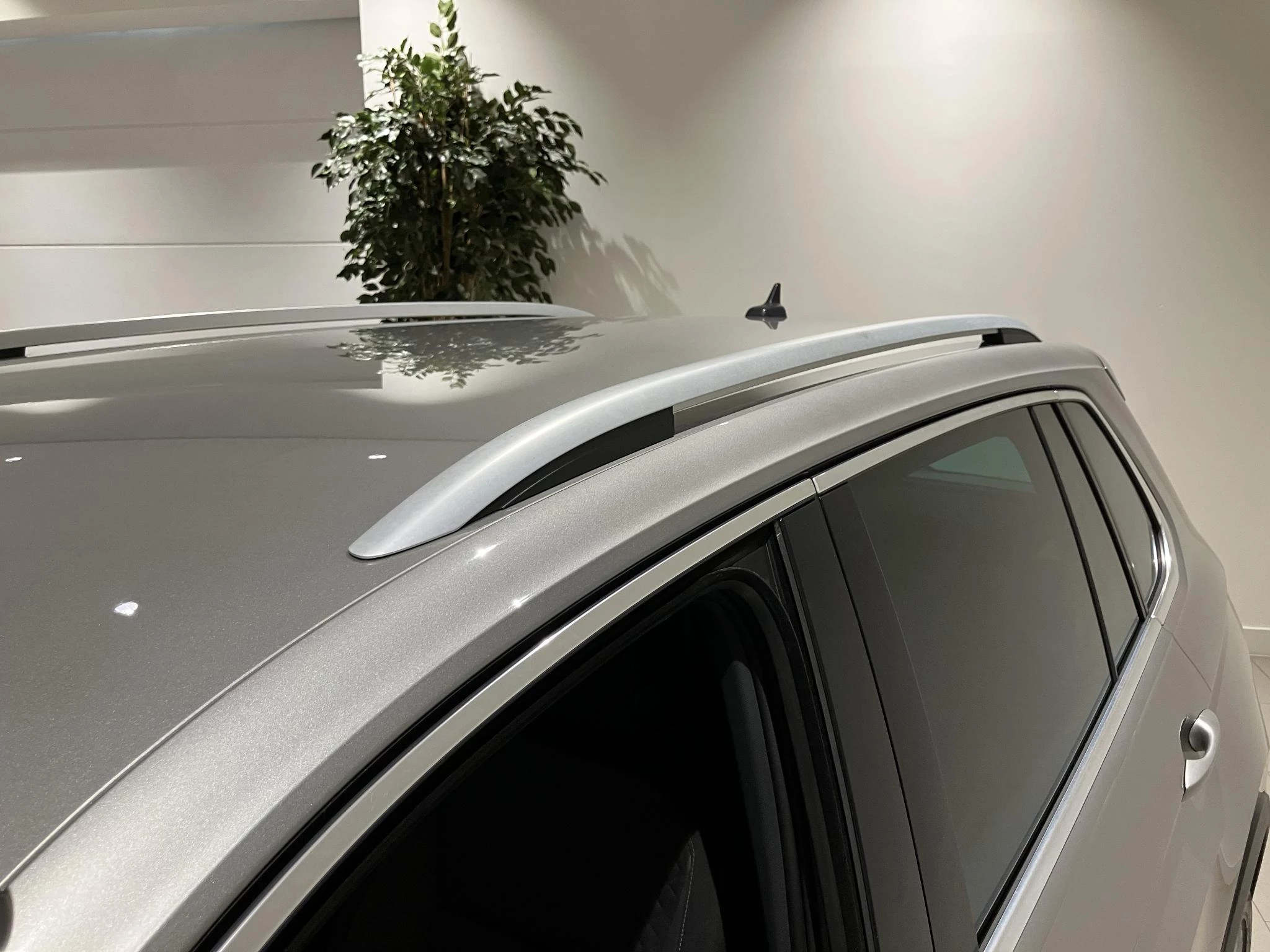 Volkswagen-Tiguan-image-7