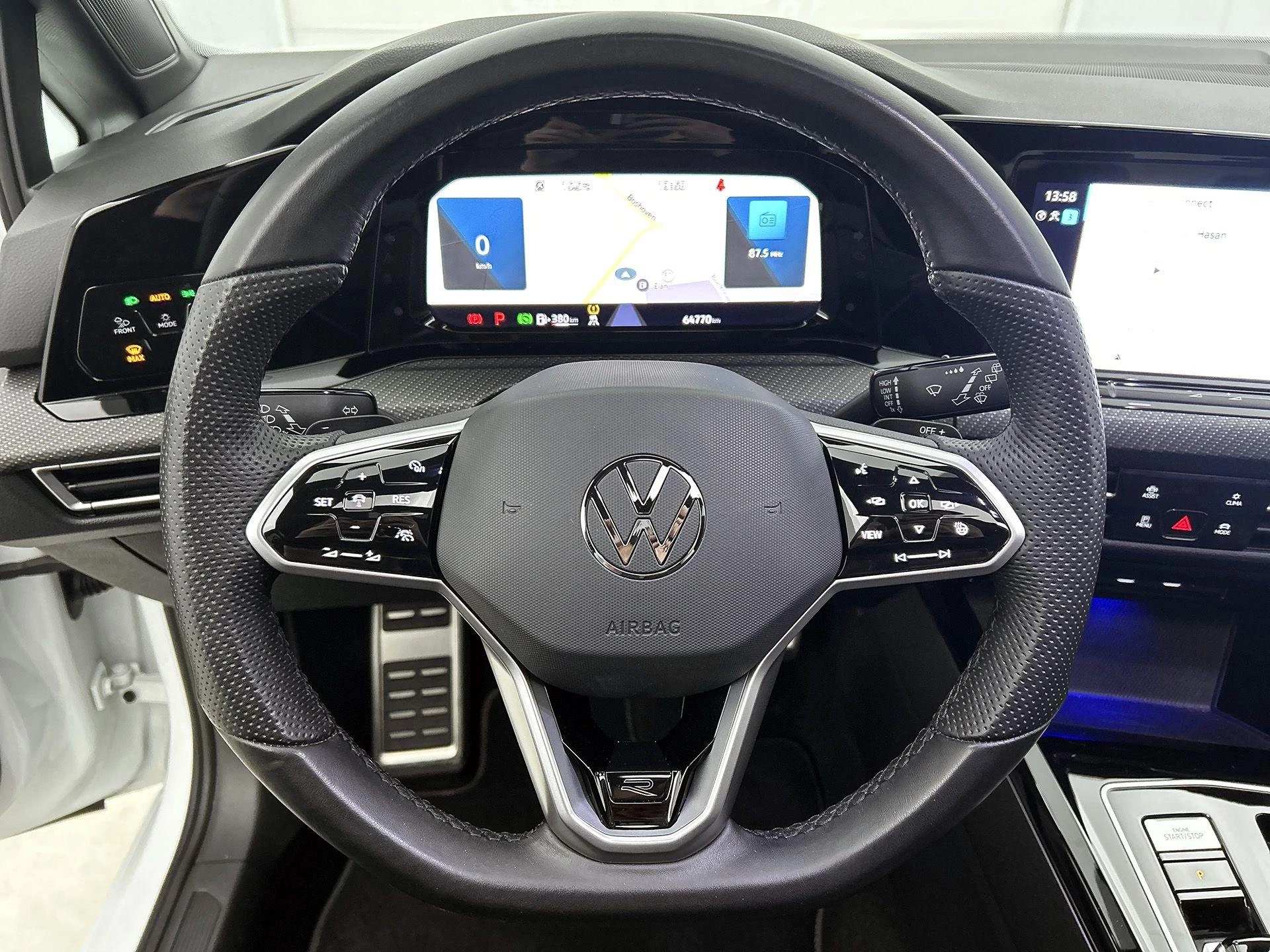 Volkswagen-Golf-image-28