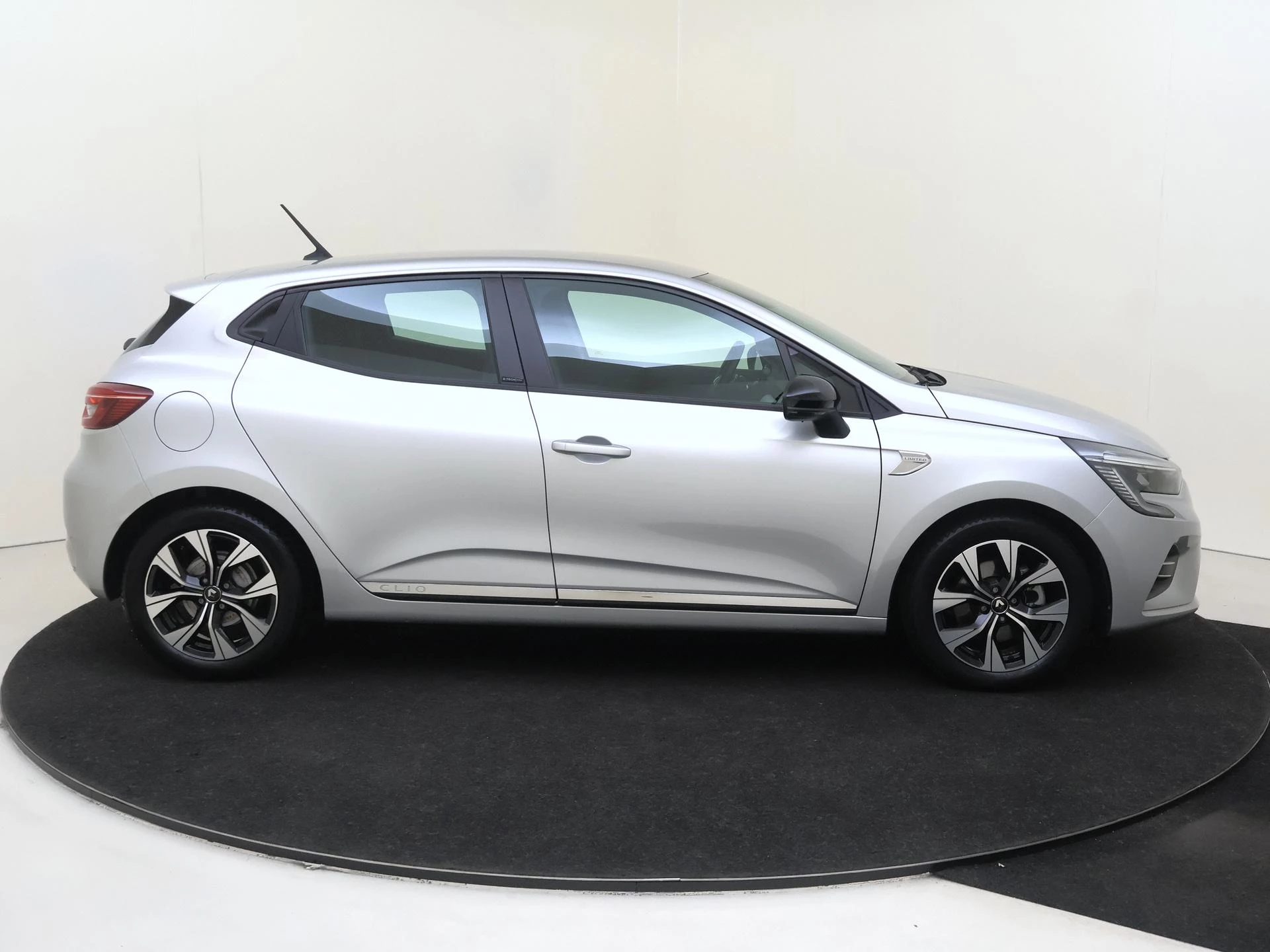 Renault Clio 1.6 E-Tech Hybrid 140 Limited