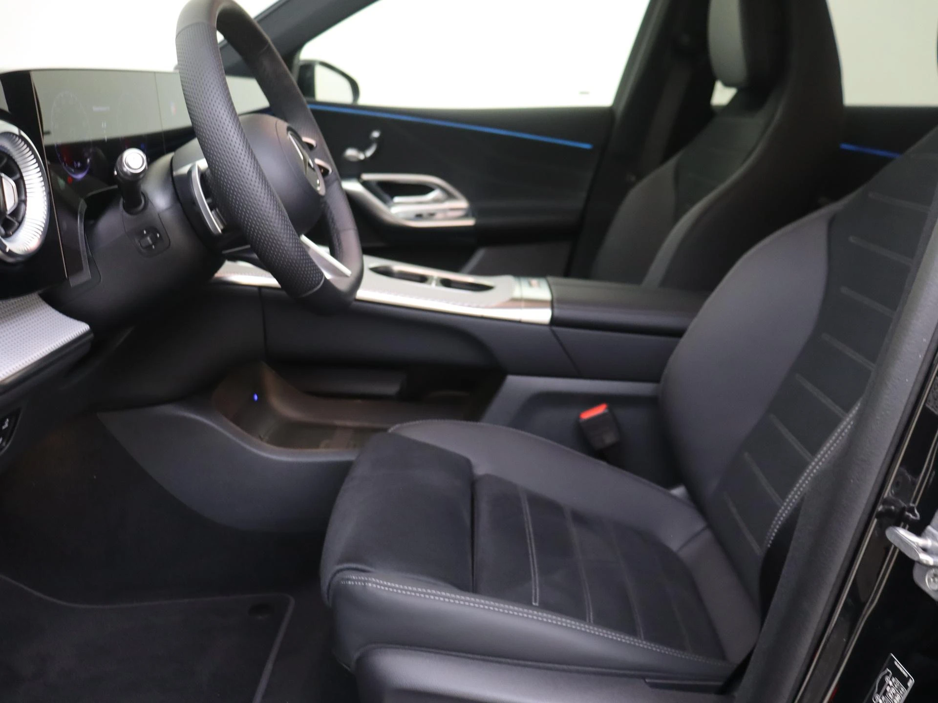 Mercedes-Benz-GLC-image-14