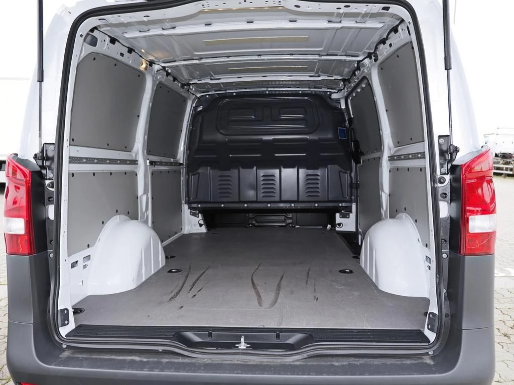 Mercedes-Benz-Vito 116-image-13