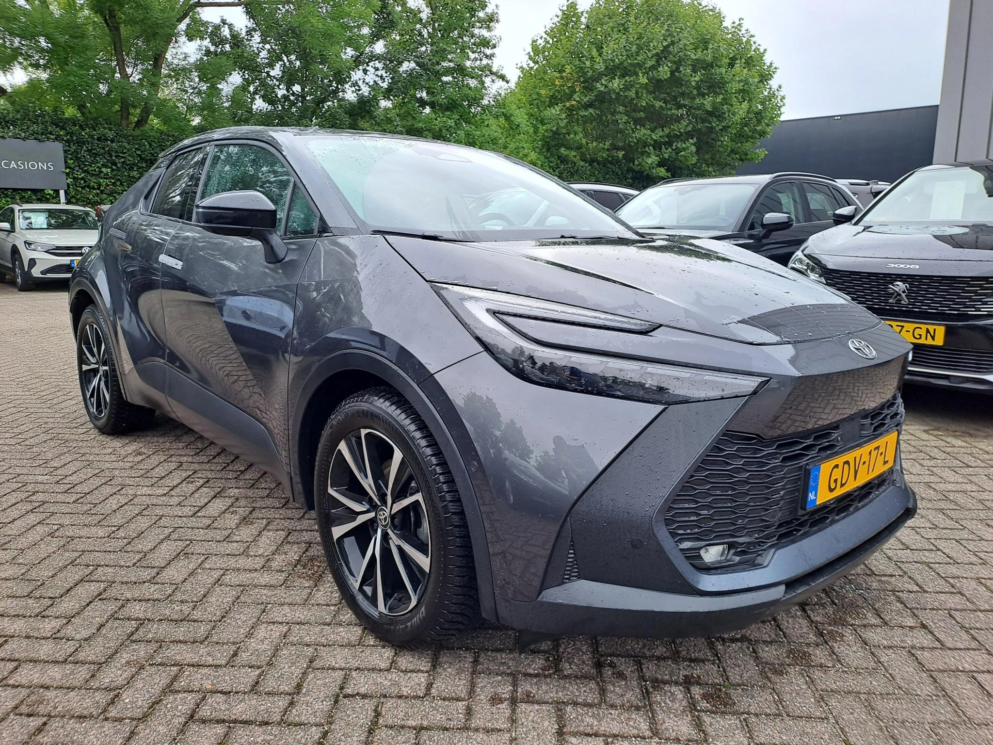 Toyota-C-HR-image-5