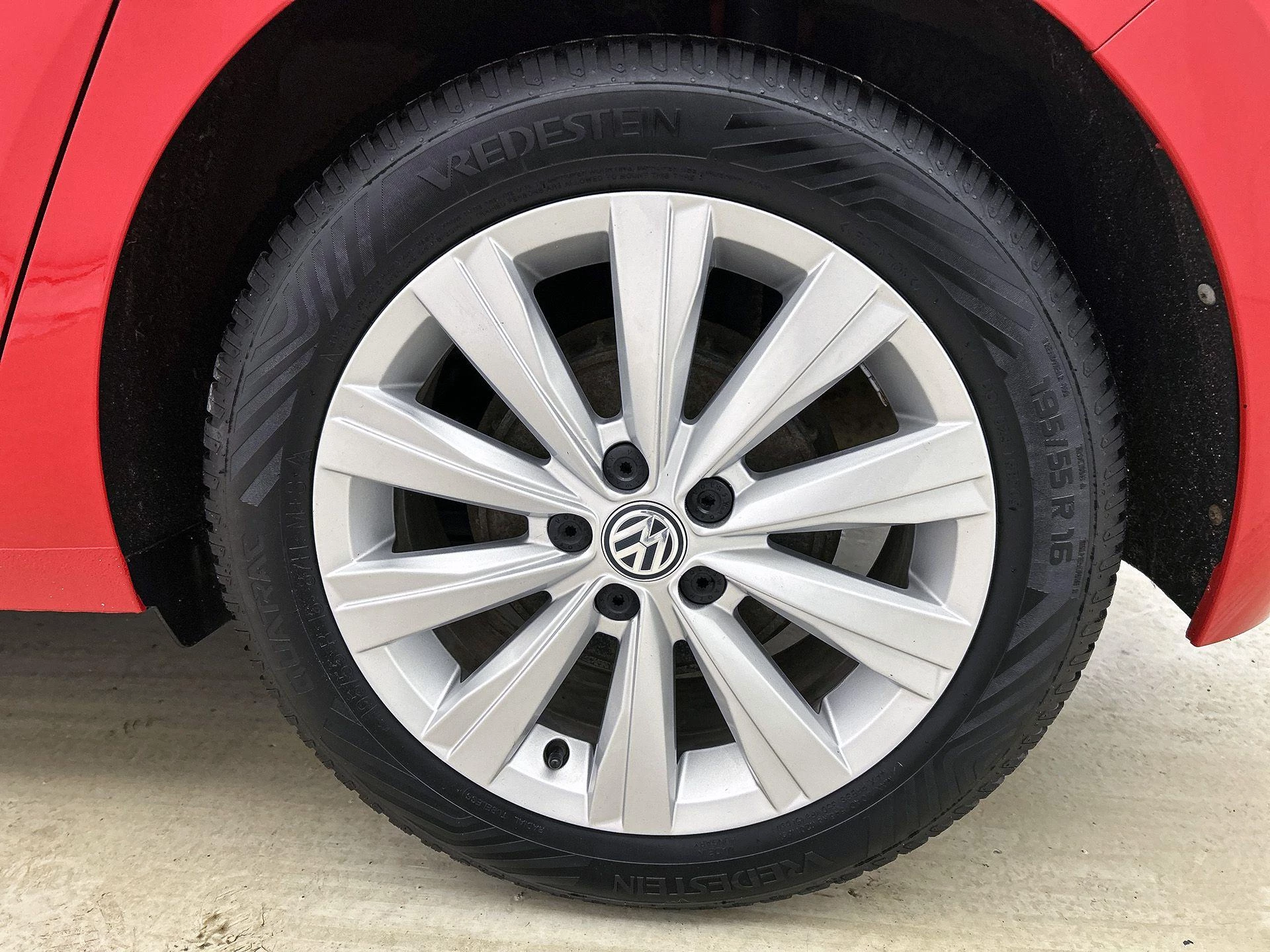 Volkswagen-Polo-image-31