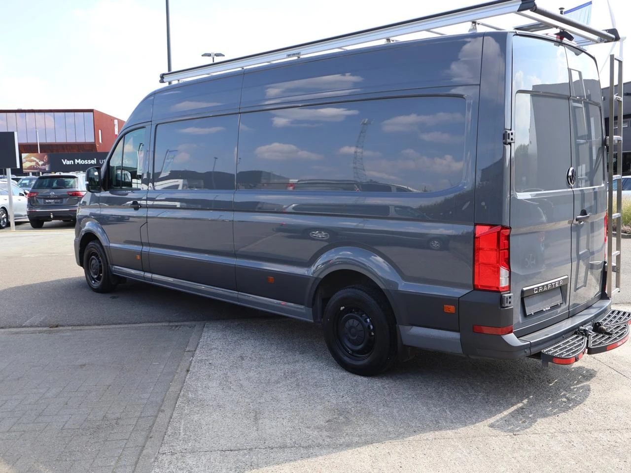 Volkswagen-Crafter-image-2