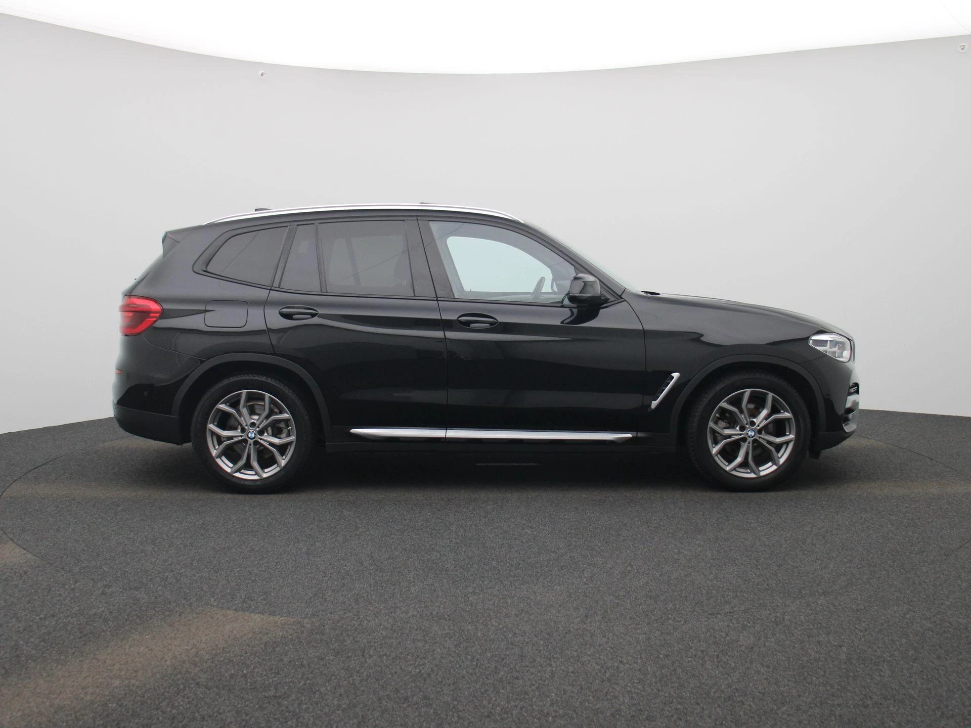 BMW X3 sDrive18d (110 kW)