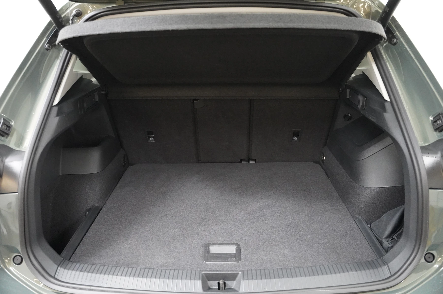 Volkswagen-Tiguan-image-12