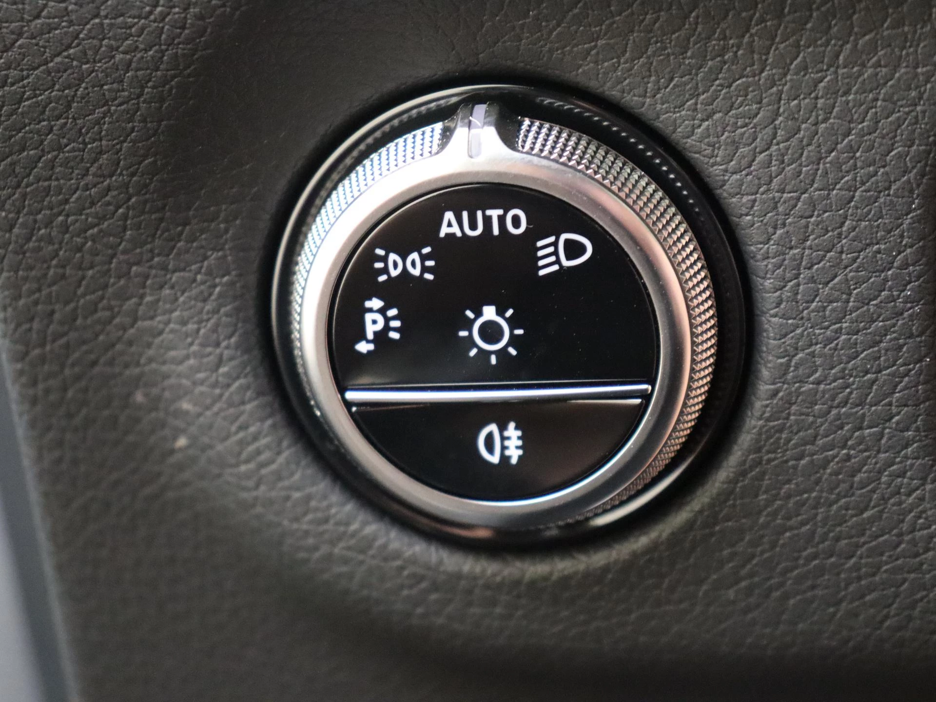 Mercedes-Benz EQE 300 Business Solution Luxury 90 kWh