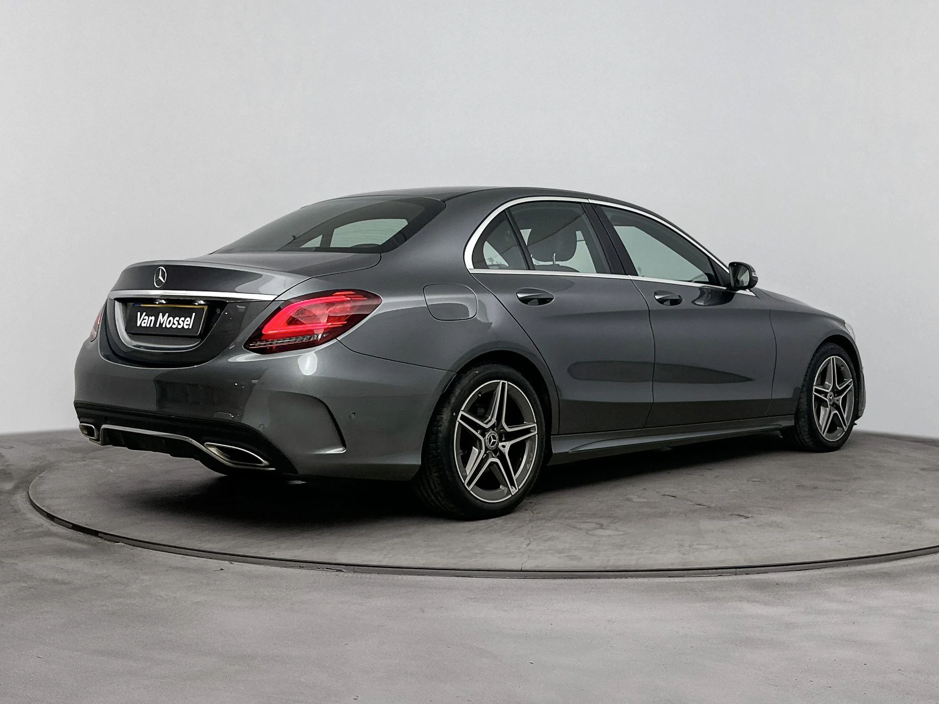 Mercedes-Benz-C-Klasse-image-3