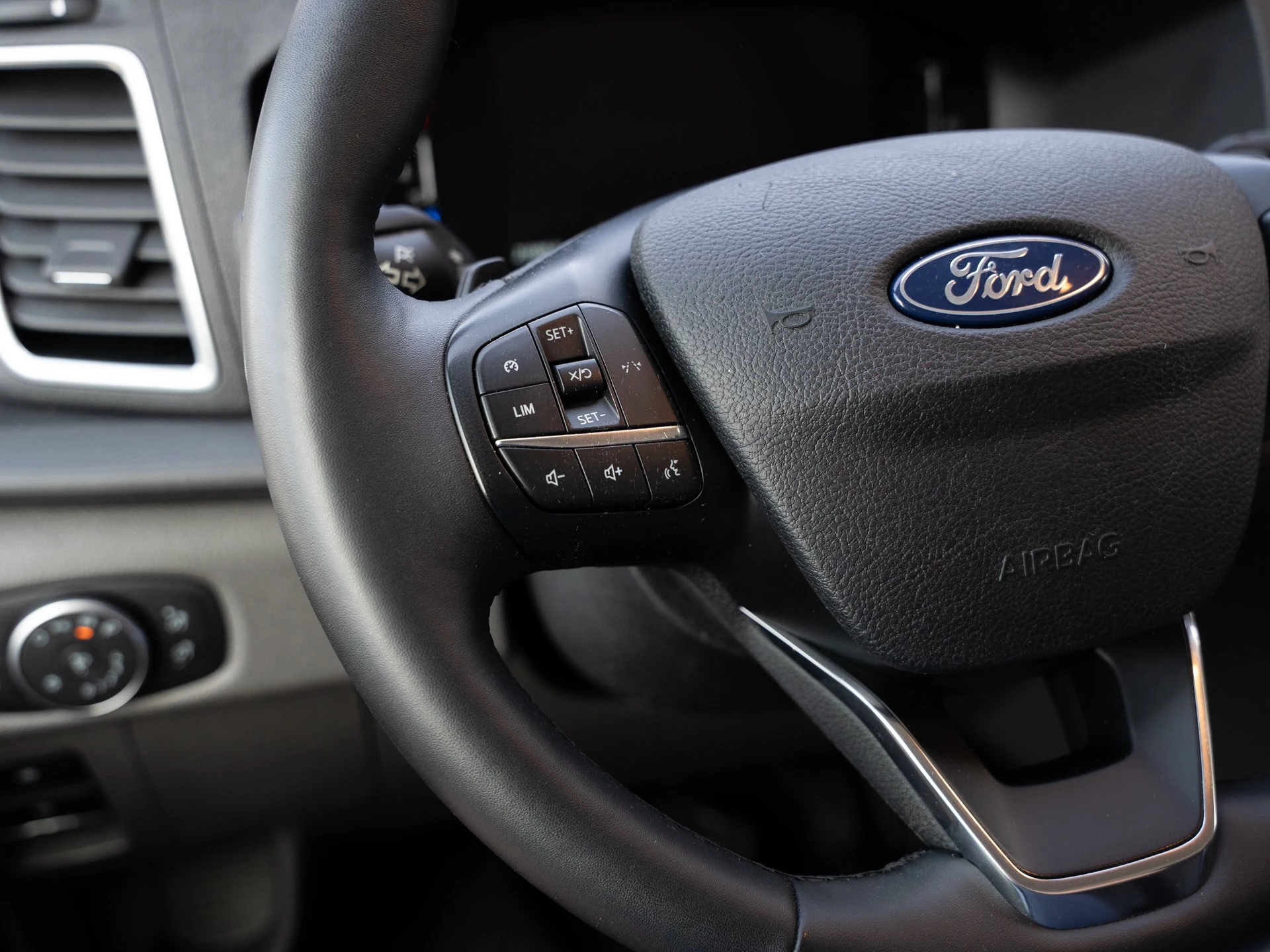 Ford-Transit-image-16