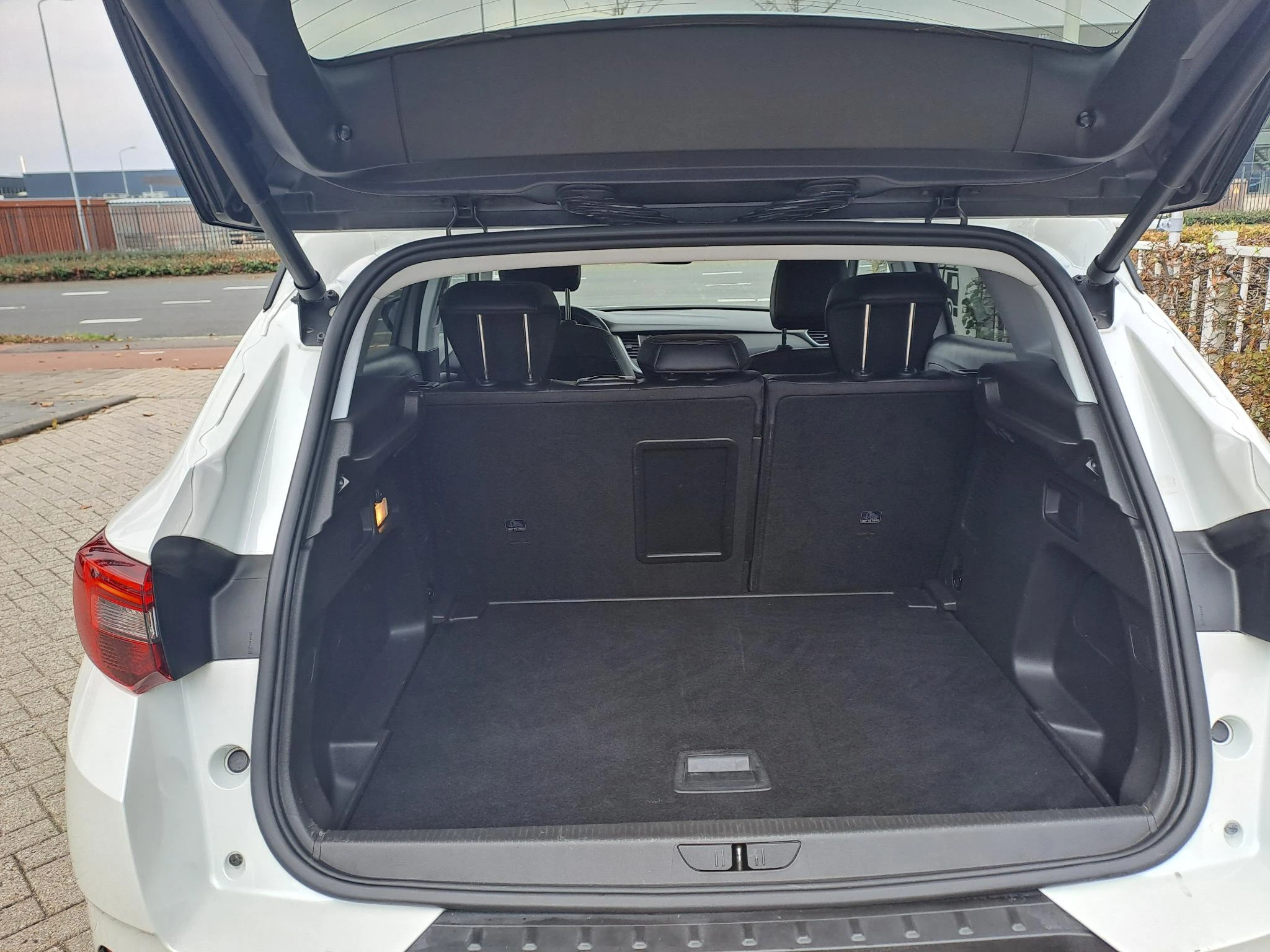 Opel-Grandland X-image-21