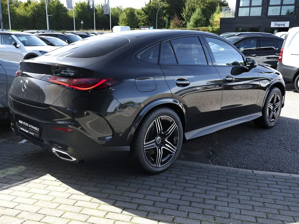 Mercedes-Benz-GLC 220 d-image-5