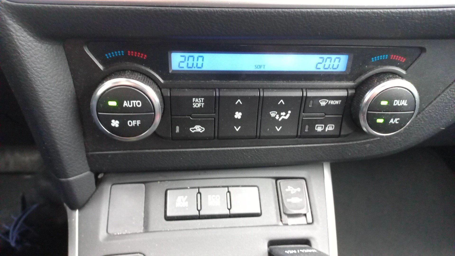 Toyota Auris 1.8 Hybrid Lease Pro