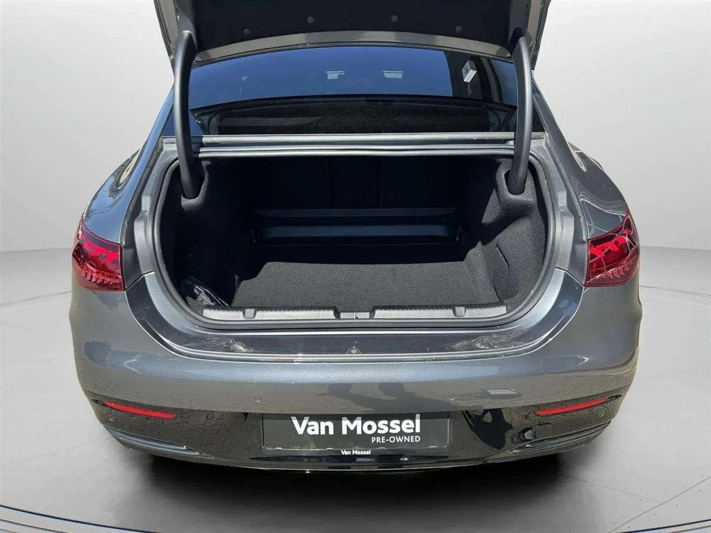 Mercedes-Benz-EQE-image-23