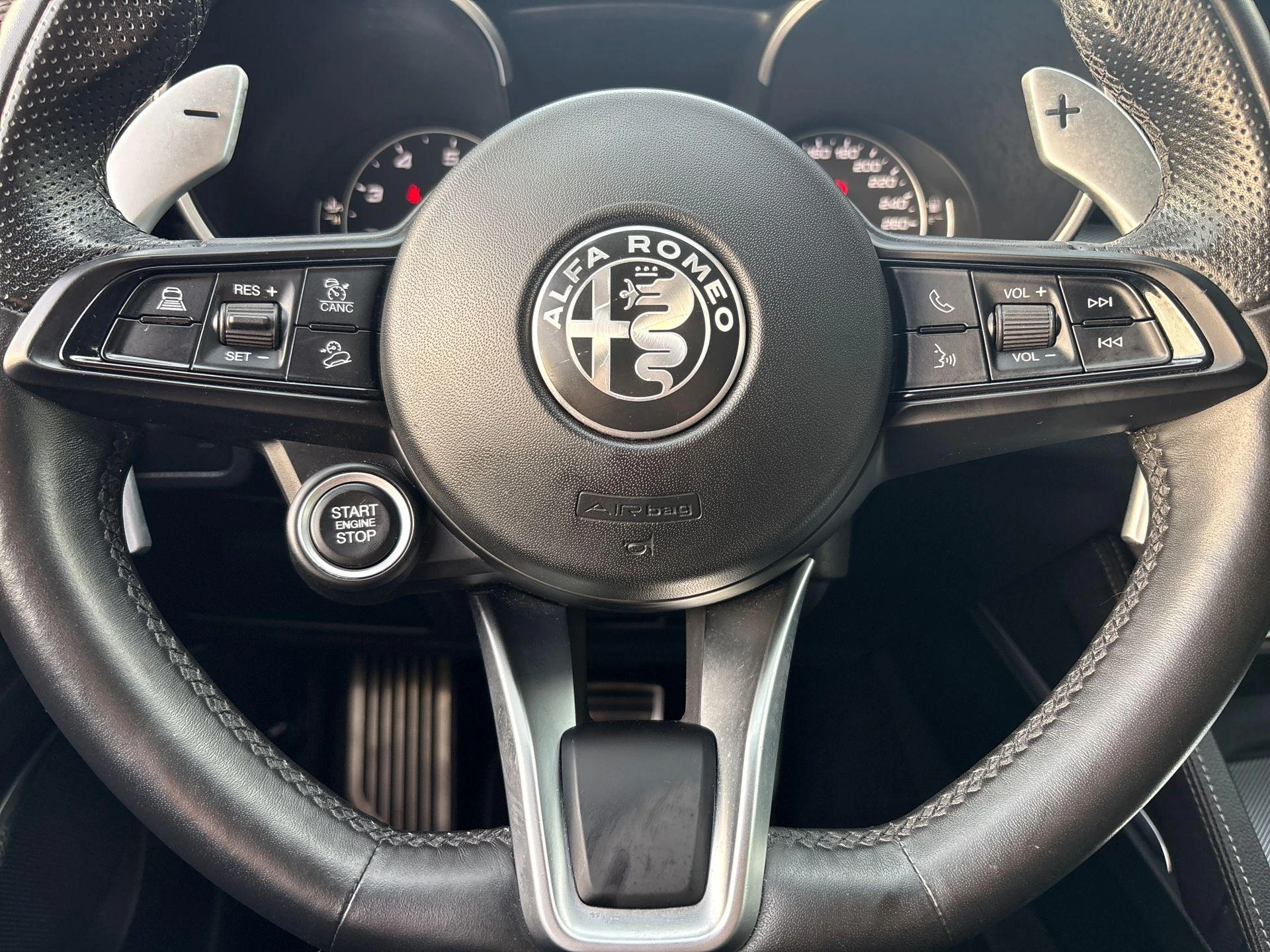 Alfa Romeo-Stelvio-image-9