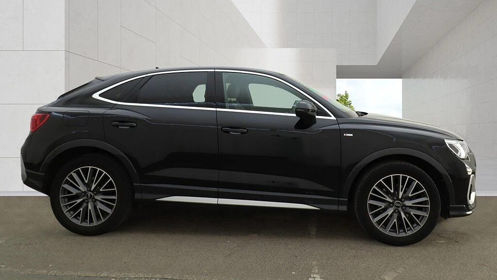 Audi-Q3-image-35