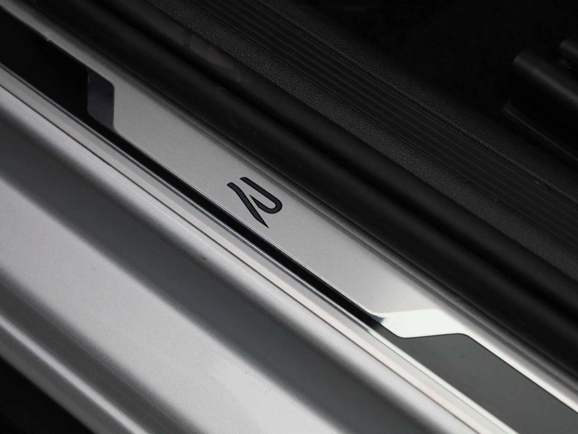 Volkswagen-Polo-image-32