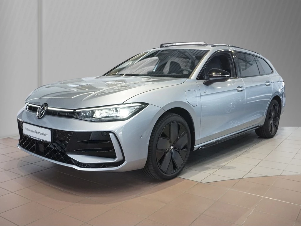 Volkswagen Passat Variant 1.5 eHybrid DSG R-Line Pano