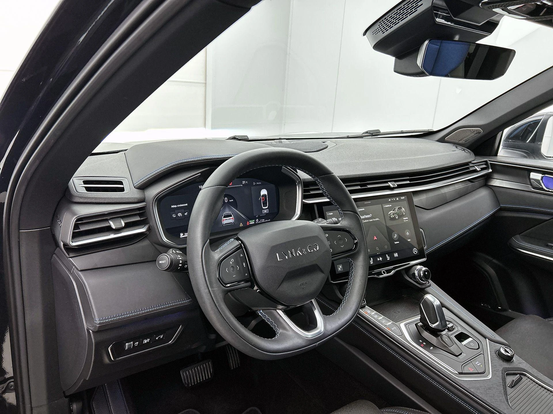 Lynk & Co-01-image-18
