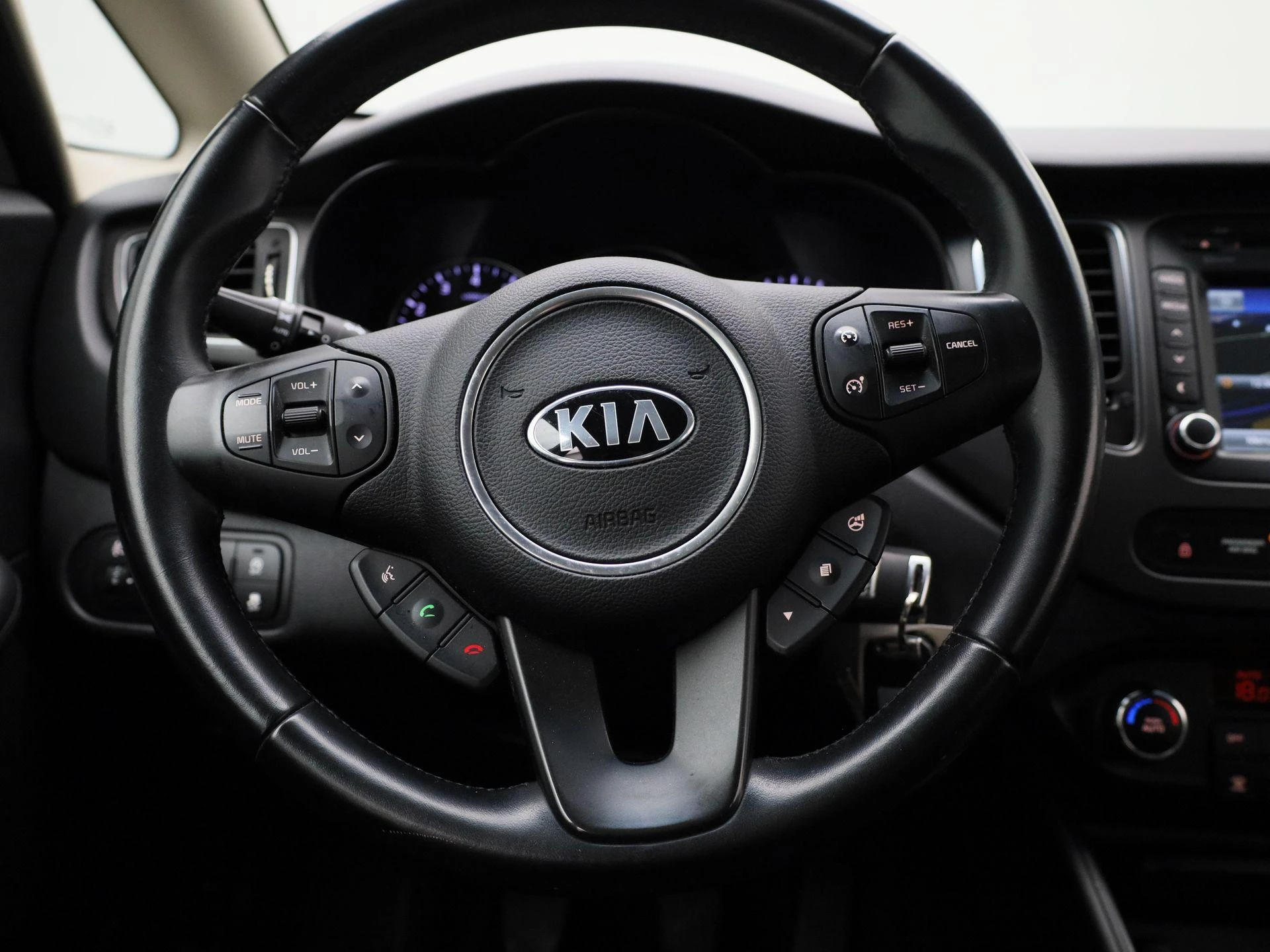 Kia-Carens-image-6