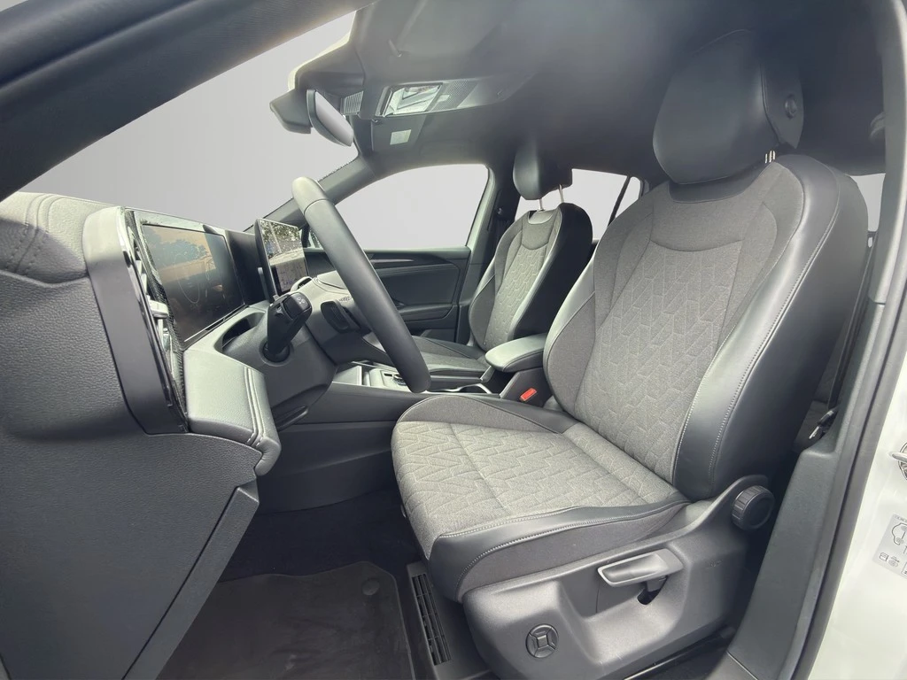 Volkswagen-Tiguan-image-4