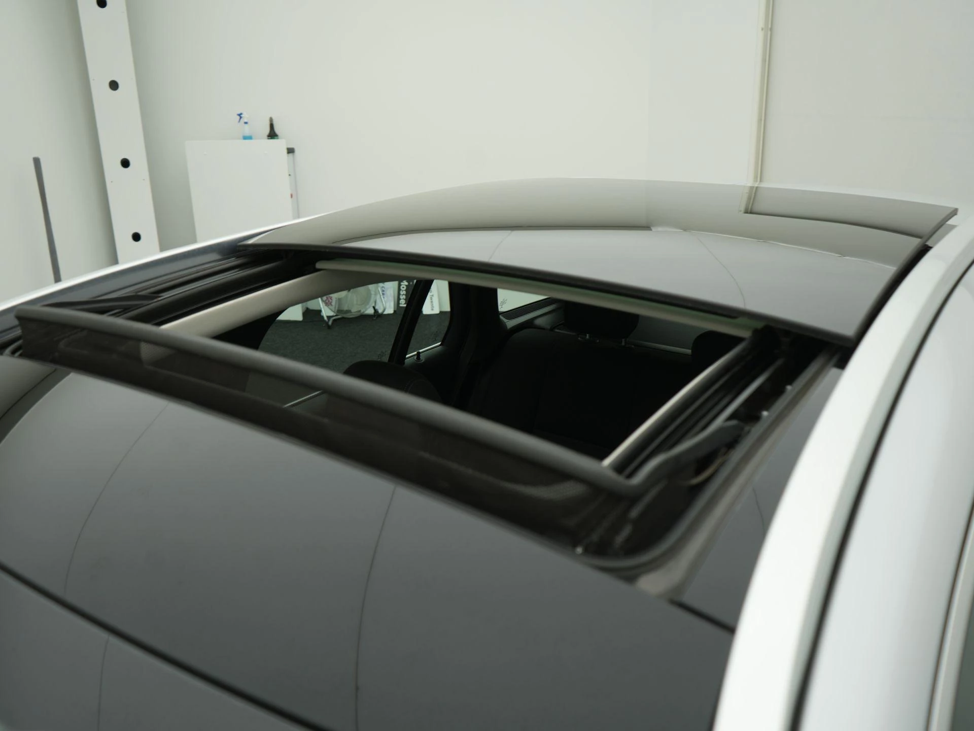 Mercedes-Benz-GLC-image-34