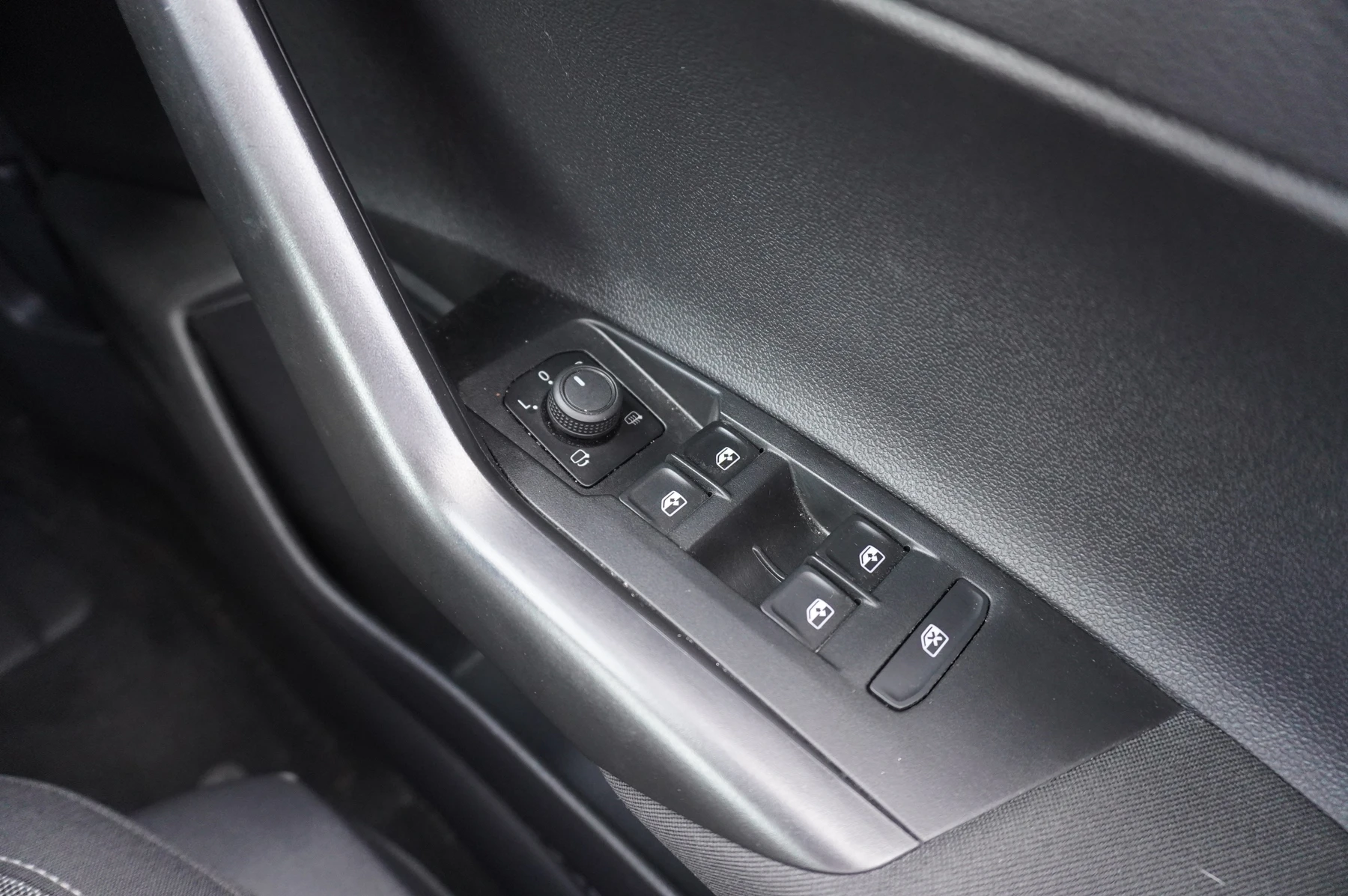 Volkswagen-Polo-image-19
