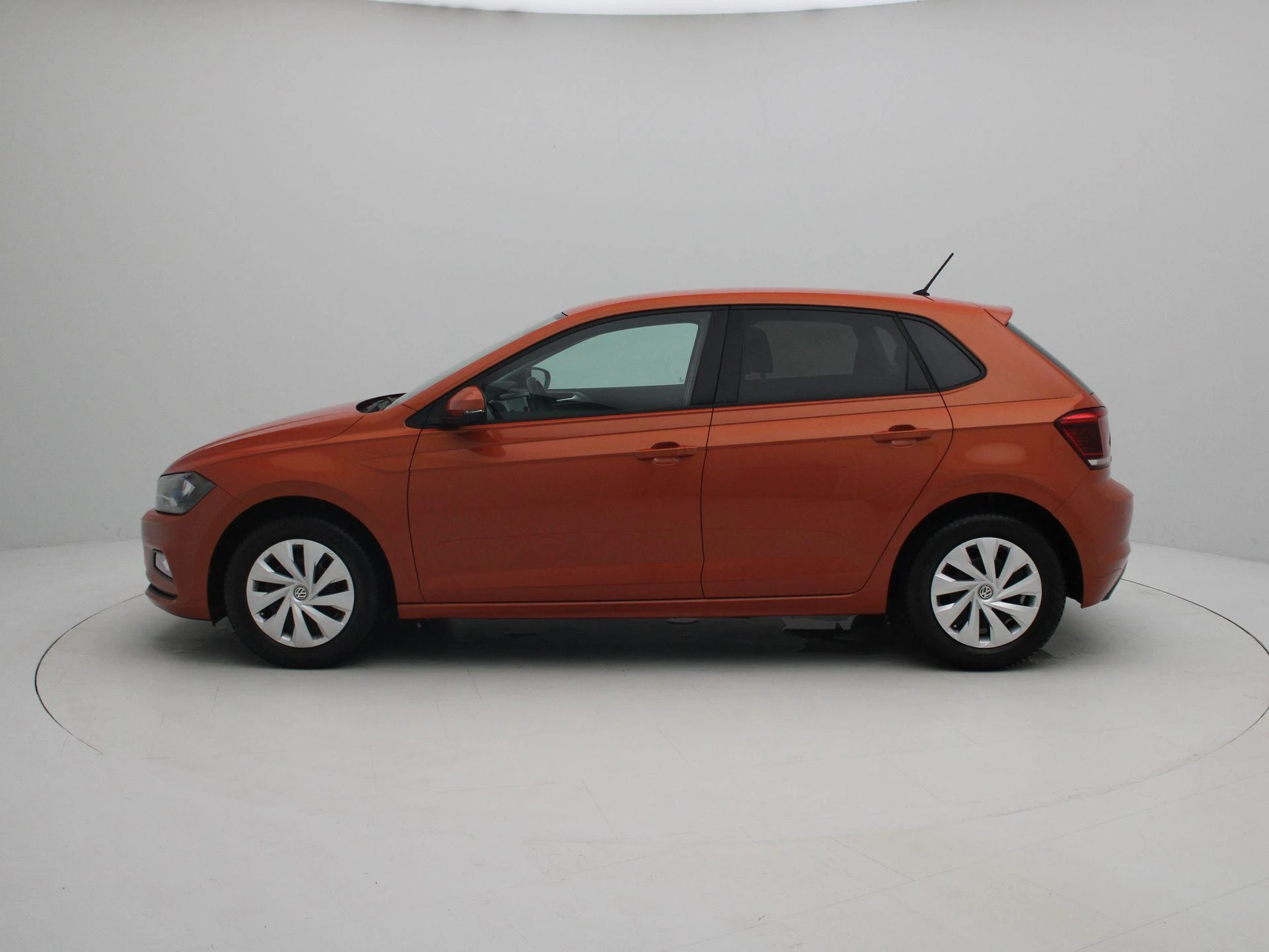 Volkswagen-Polo-image-4