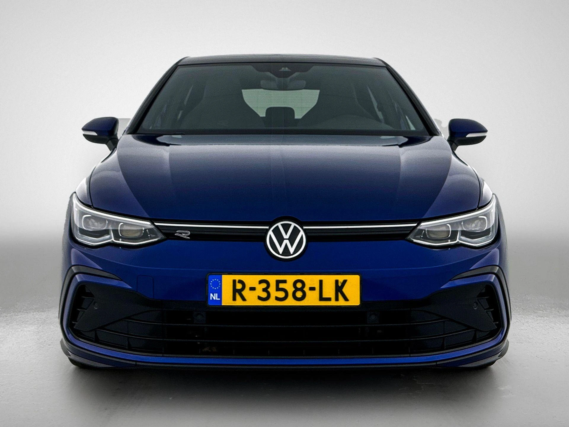 Volkswagen-Golf-image-4